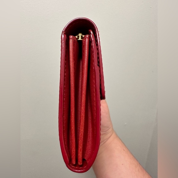 Red LV Vernis Sarah Wallet - Picture 2 of 13